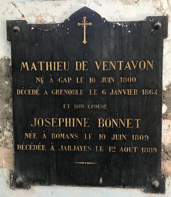 Asso Trois-Châteaux - Chapelle plaque Mathieu de V. & Joséphine B.
