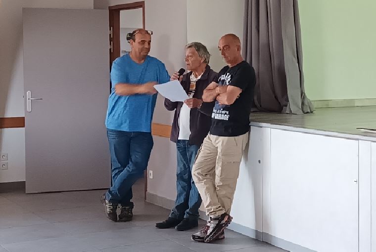 Conférence sur les abeilles - Jarjayes 16 05 202- les animateurs Asso Trois-Châteaux Jarjayes- Conférence sur les abeilles 16 05 202- les animateurs