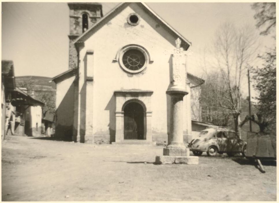 Association Trois-Châteaux Jarjayes - L'église et la croix (phot M. Valentin)