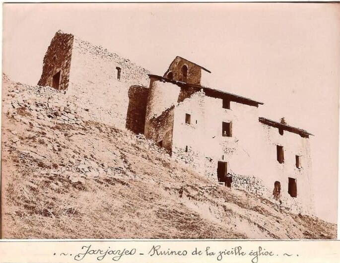 Association Trois-Châteaux Jarjayes- Photo 1890 Ruines vieille église -presbytère (collection privée)